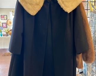 Pretty wool coat with mink collar