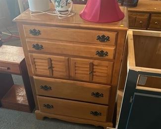 DRESSER