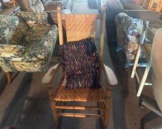ROCKING CHAIR