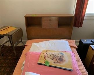 MCM bedroom set (great condition)