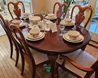 CHERRY GROVE  DINING ROOM SET
