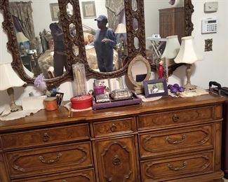Dresser 
Mirror  NOT Attached