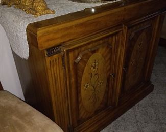 Buffet  Cabinet  w/Storage