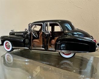 #14 Danbury 
1941 Cadillac Fleetwood - series Special 60
$55