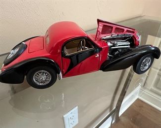 #39 FM
1936 Bugatti Type57SC
$40