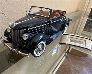 #52 Danbury 
1946 Ford Deluxe Cabriolet 
$35