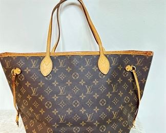 Louis Vuitton Neverfull 2007 $650