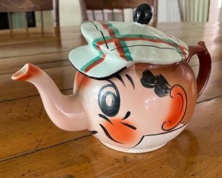Vintage Elephant Teapot. Photo 2 of 2.