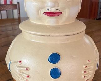 Vintage Shawnee Cookie Jar. Photo 1 of 2.
