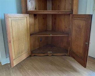 Antique Federal Style Pine Corner Cabinet. Measures 37.5" W x 17" D x 90" H. Photo 3 of 4.