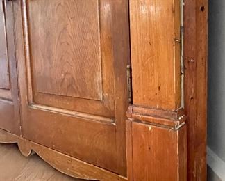 Antique Federal Style Pine Corner Cabinet. Measures 37.5" W x 17" D x 90" H. Photo 4 of 4.