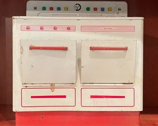 Vintage Wolverine Play Oven. Photo 1 of 2.