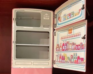Vintage Wolverine Ice Box / Refrigerator. Photo 2 of 2.