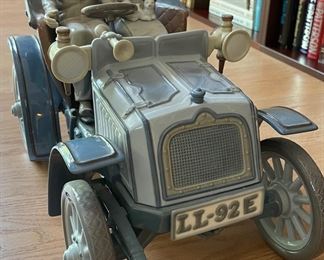 Lladró Limited Edition 5884 Motoring in Style, #99/1500. Photo 1 of 3.