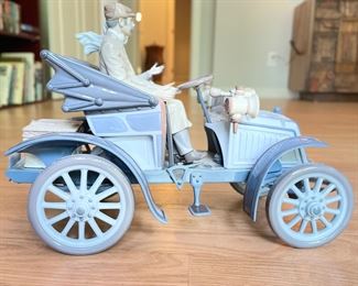 Lladró Limited Edition 5884 Motoring in Style, #99/1500. Photo 2 of 3.