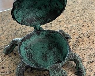 Grand Rapids Brass Company Souvenir Cast Iron Turtle. Photo 4 of 4.