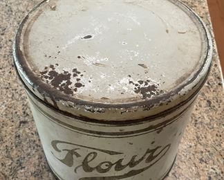 Vintage Flour Tin. Photo 2 of 2.