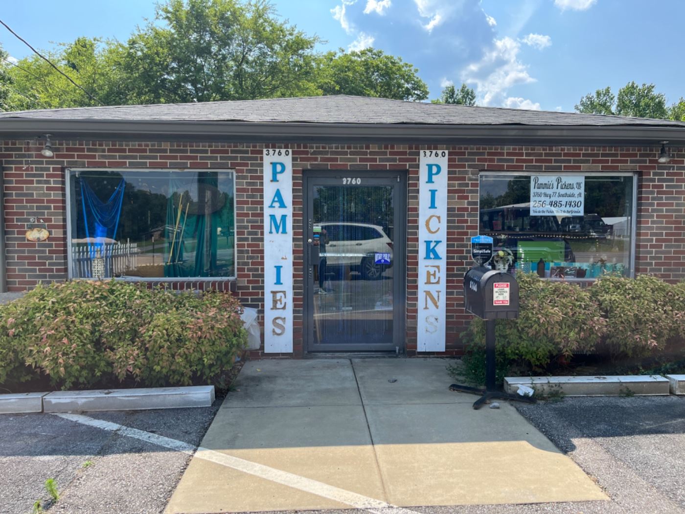 Store Closeout Sale! Everything Must Go! starts on 6/15/2023