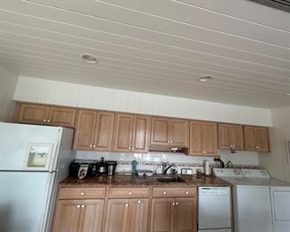 AS FEATURED- PERFECT FOR POOL HOMES-CABANAS- ENTIRE KITCHEN W/APPLIANCES