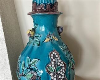 VINTAGE ASIAN COVERED JAR