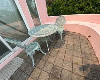 VINTAGE WROGHT IRON BISTRO SET