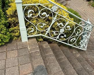 CUSTOM WROGHT IRON SIDE RAILING