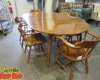 Ethan Allen Dining Room Table with 2 Captain Chairs, 4 Side Chairs Total of 6 Chairs  solid