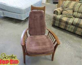 MidCentury Modern Pearsall Style Walnut Arm Chair, in Great Condition