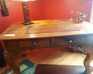 LOVELY VINTAE ROSEWOOD DESK