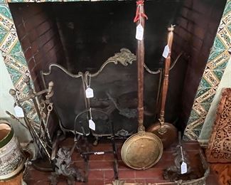 Fireplace equipment and chestnut roasters