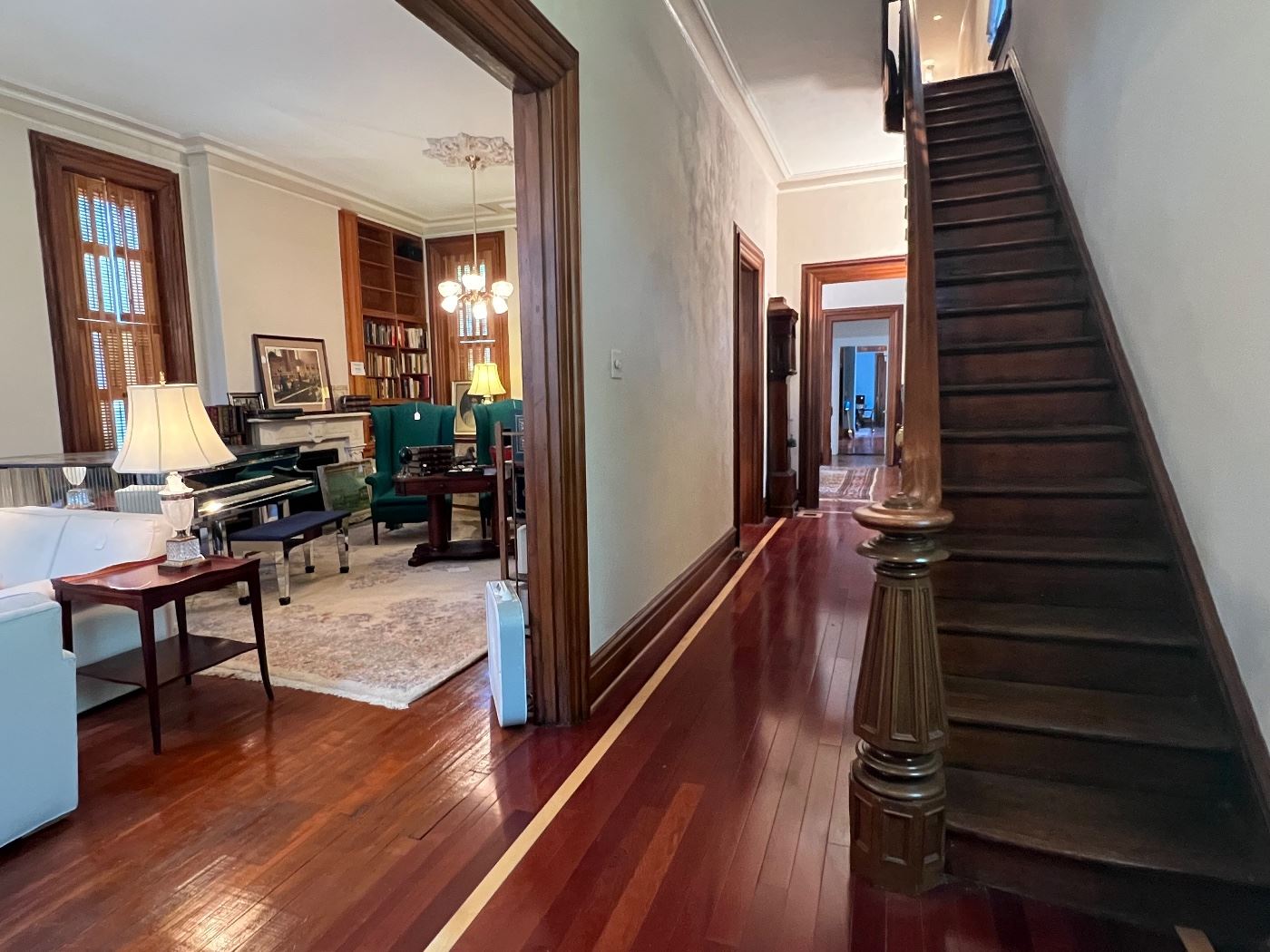 DAVIS PLACE ESTATE SALES in Saint Louis, MO starts on 7/8/2023