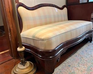 BEAUTIFUL VICTORIAN SETTEE