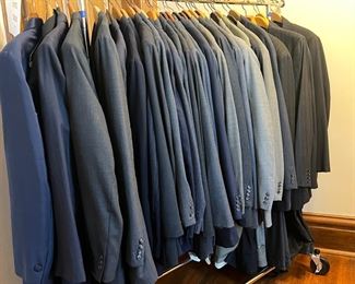 MENS SUITS SIZE 46, PANTS 40