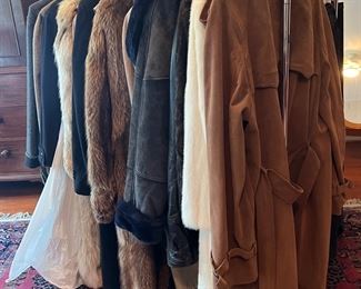 WOMENS CLOTHING SIZE 14-16, XLARGE