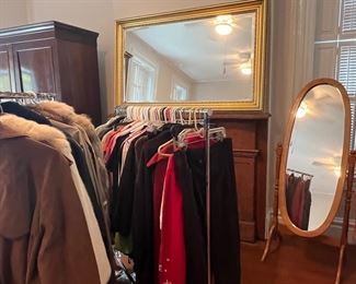 WOMENS CLOTHING SIZE 14-16, XLARGE