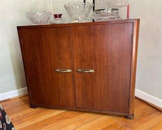 Entertainment center