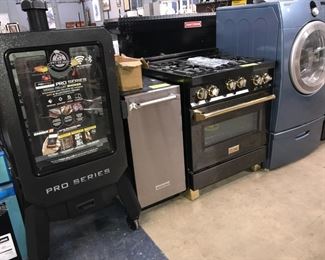 Furniture, Grills, tools, appliances, collectibles, art, Jewelry  Orlando Estate Auction