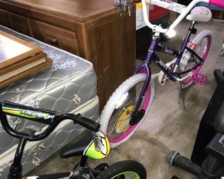 Furniture, Grills, tools, appliances, collectibles, art, comic books, Vanity, Water heather, Jewelry,  storage tracks Orlando Estate Auction