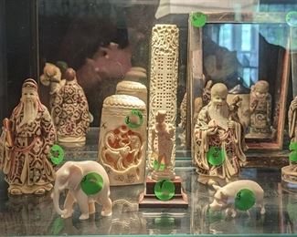 Carved Figures inc. Shou 