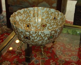 Porcelain bowl on brass stand