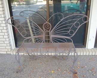 Butterfly shape patio chair
