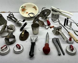 Vtg Kitchen Utensils