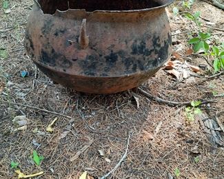 iron wash pot, 2 available