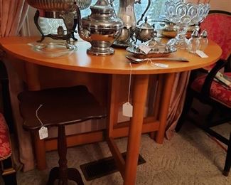 maple drop leaf table