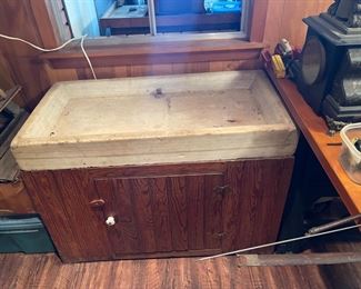 Primitive Stone Dry Sink