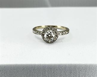 18K white gold, Round Engagement Ring with Diamond. 4.7 gr. $765.-