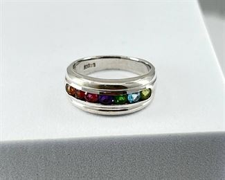 18K white gold ring with colorful stone. 4.00gr $220.-