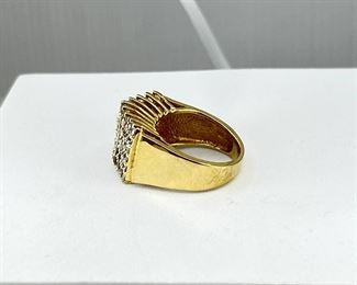 10K yellow gold Big Engagement Ring with Parallel Diamonds. 5.80 gr $210.-