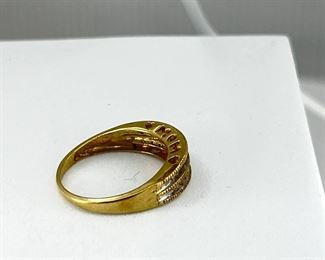 10K yellow gold ring. 2.8 gr. $100.-