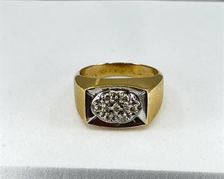 14K yellow gold ring for Men with Diamonds. 11.00gr. $500.-